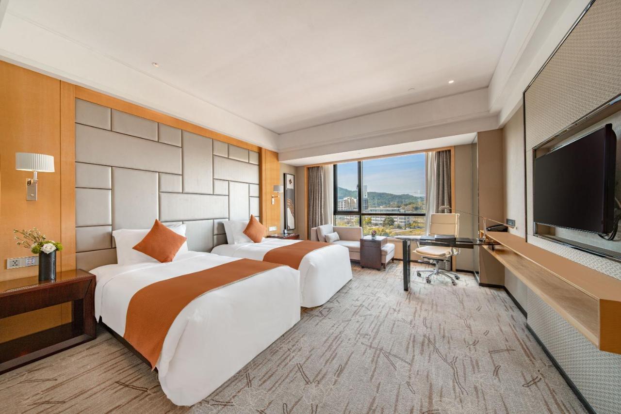 Swissotel Guangzhou Exterior photo
